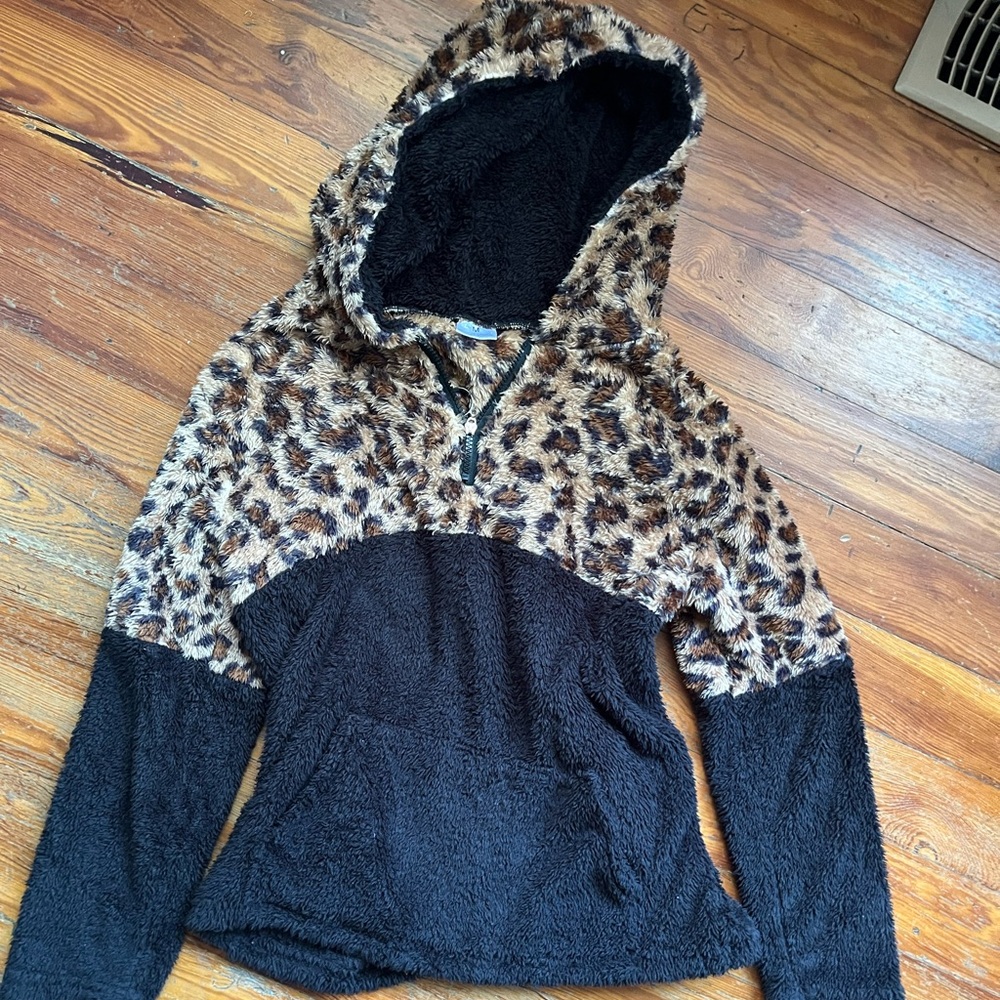 Women’s hooded fleece
